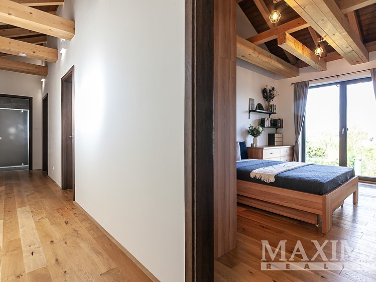 Prodej  rodinného domu 300 m², pozemek 1 304 m² - foto 7