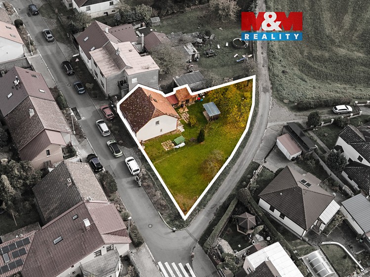 Prodej rodinného domu 56 m², pozemek 629 m² - foto 1