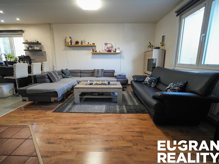 Prodej rodinného domu 216 m², pozemek 632 m² - foto 6