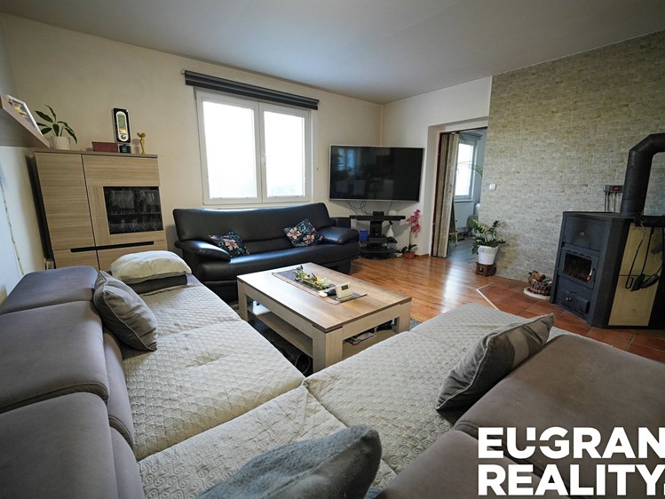 Prodej rodinného domu 216 m², pozemek 632 m² - foto 5