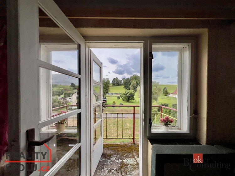 Prodej rodinného domu 145 m², pozemek 7 924 m² - foto 1