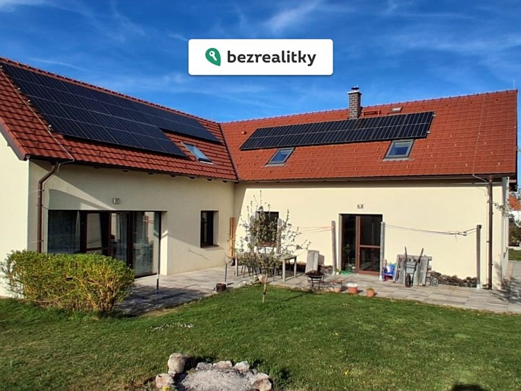 Prodej rodinného domu 318 m², pozemek 1 341 m² - foto 1