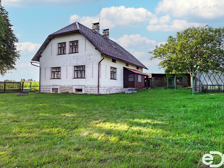 Prodej rodinného domu 253 m², pozemek 1 339 m² - foto 1