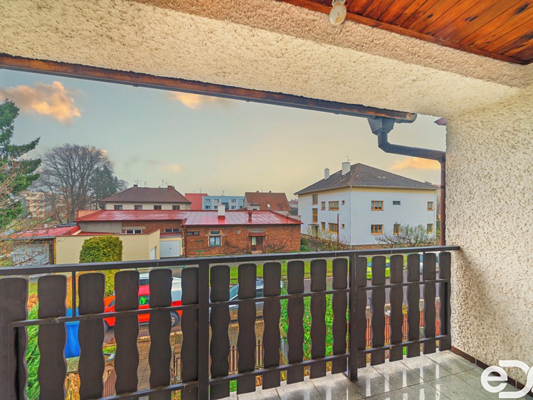 Prodej rodinného domu 210 m², pozemek 290 m² - foto 6