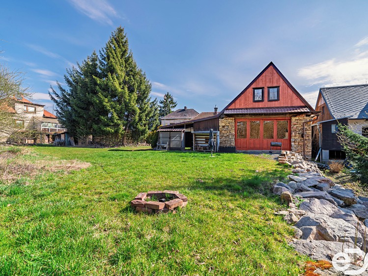 Prodej rodinného domu 180 m², pozemek 2 143 m² - foto 1