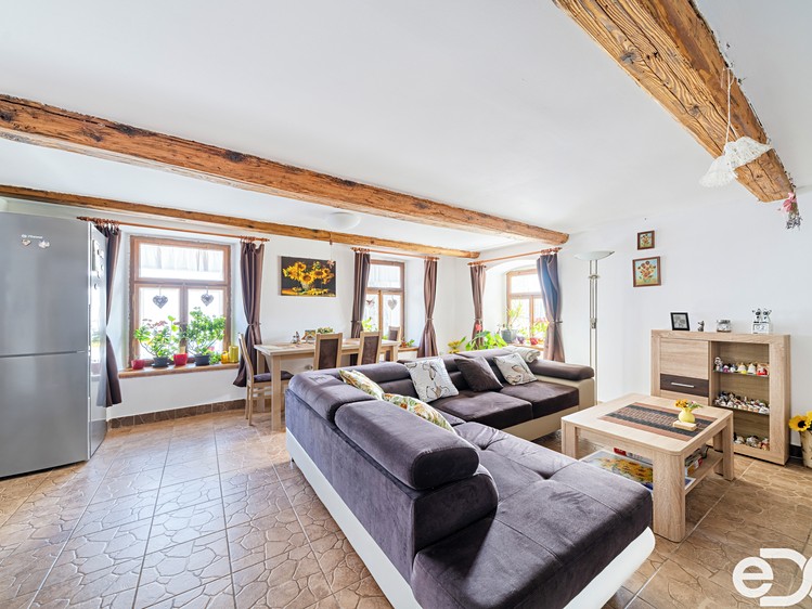 Prodej rodinného domu 180 m², pozemek 2 143 m² - foto 2