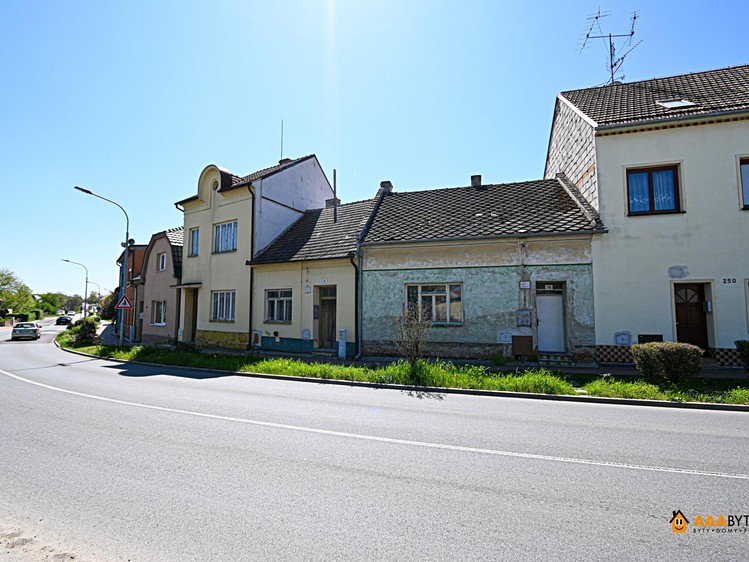 Prodej rodinného domu 180 m², pozemek 290 m² - foto 1