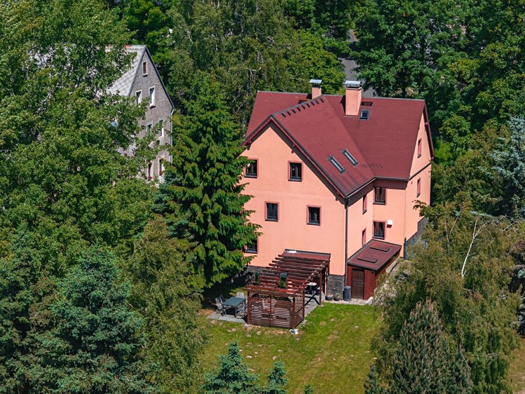 Prodej rodinného domu 320 m², pozemek 909 m² - foto 4