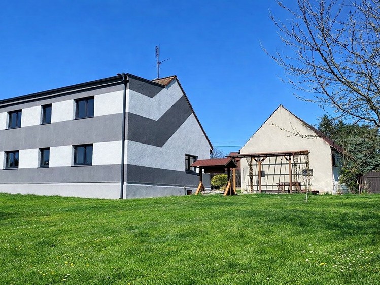 Prodej rodinného domu 330 m², pozemek 1 286 m² - foto 3