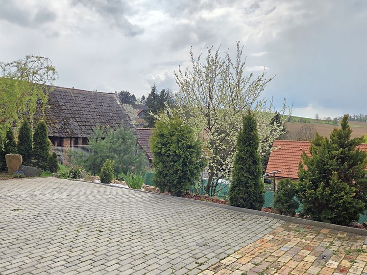 Prodej rodinného domu 180 m², pozemek 844 m² - foto 5