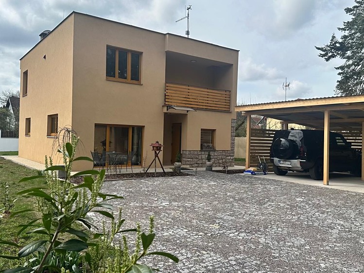 Prodej rodinného domu 220 m², pozemek 1 040 m² - foto 3