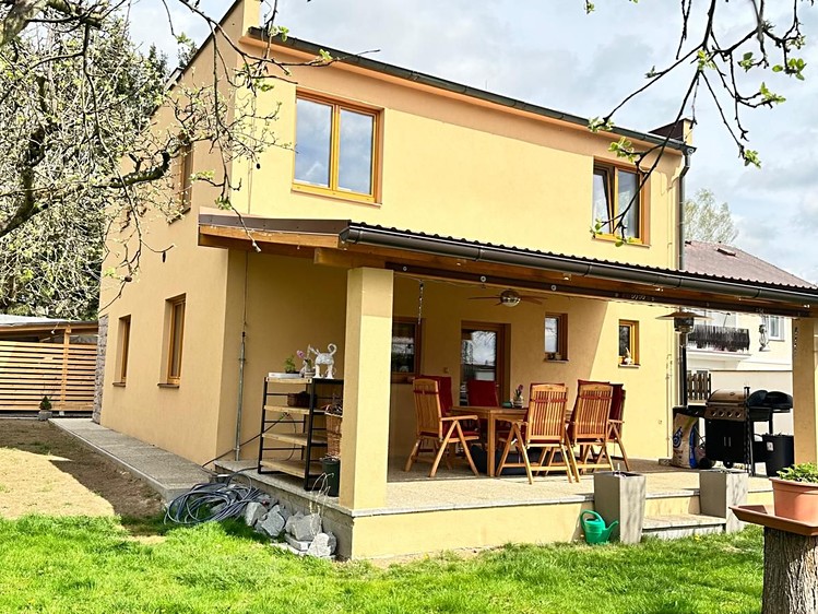 Prodej rodinného domu 220 m², pozemek 1 040 m² - foto 4
