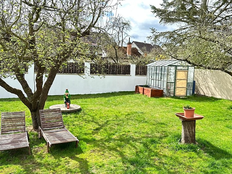 Prodej rodinného domu 220 m², pozemek 1 040 m² - foto 8
