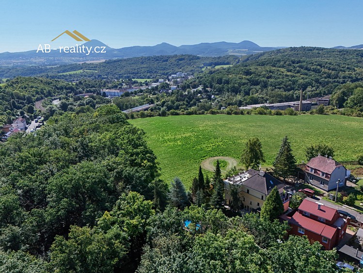 Prodej  rodinného domu 254 m², pozemek 1 019 m² - foto 7