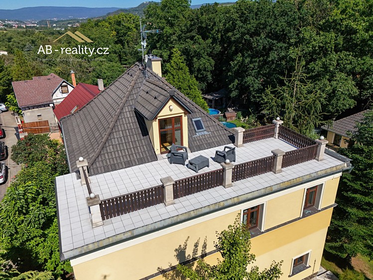 Prodej  rodinného domu 254 m², pozemek 1 019 m² - foto 6