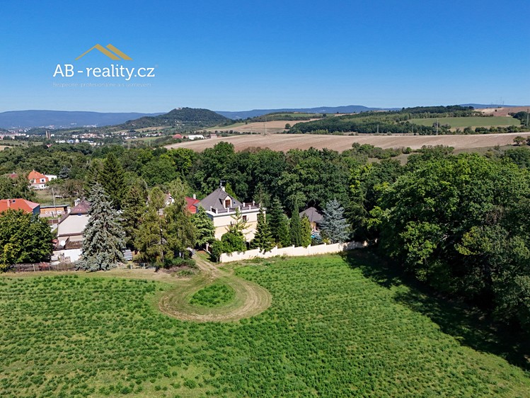 Prodej  rodinného domu 254 m², pozemek 1 019 m² - foto 8