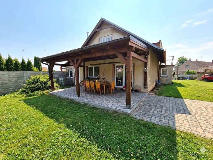 Prodej rodinného domu 150 m², pozemek 2 103 m² - foto 1