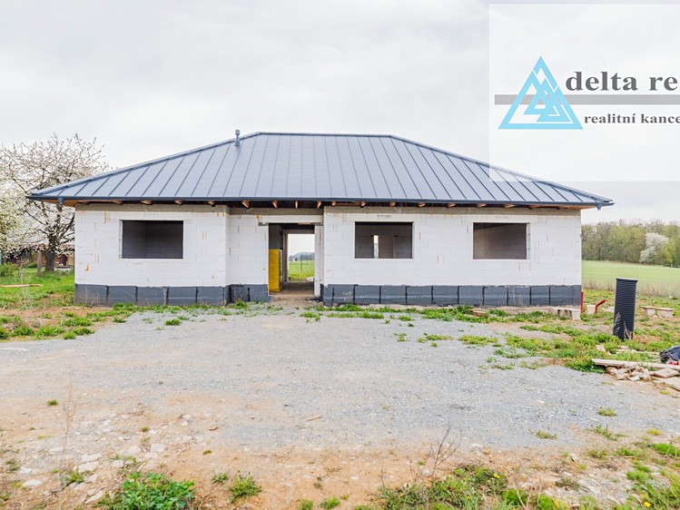 Prodej  rodinného domu 221 m², pozemek 910 m² - foto 3