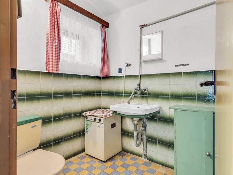 Prodej rodinného domu 169 m², pozemek 348 m² - foto 8