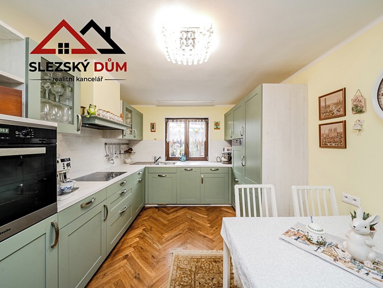 Prodej rodinného domu 160 m², pozemek 7 046 m² - foto 2