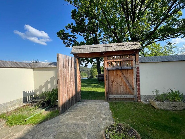 Prodej  rodinného domu 472 m², pozemek 19 274 m² - foto 3