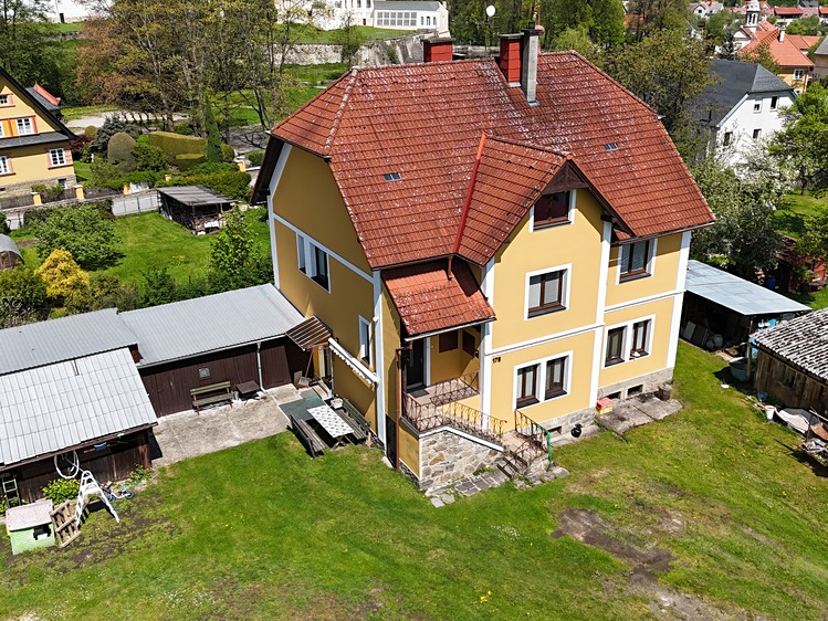 Prodej vily 570 m², pozemek 1 544 m² - foto 2