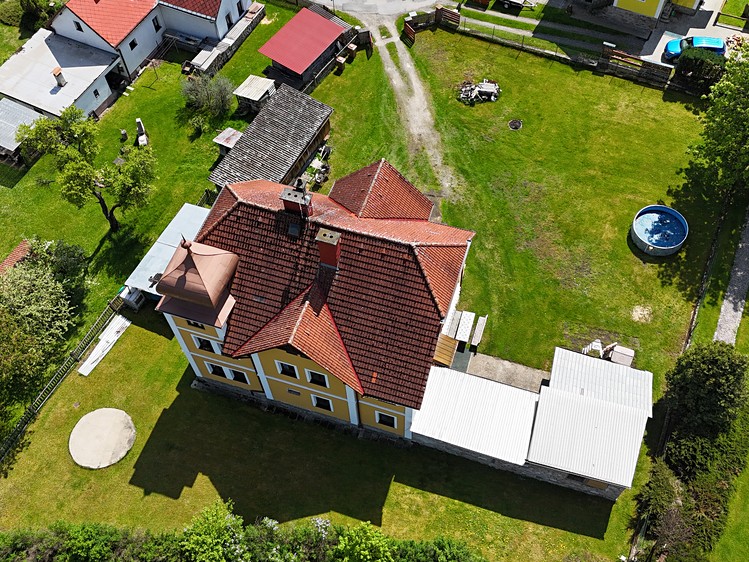 Prodej vily 570 m², pozemek 1 544 m² - foto 3