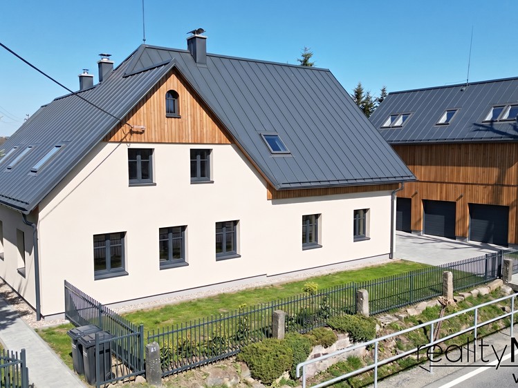 Prodej rodinného domu 273 m², pozemek 1 560 m² - foto 2
