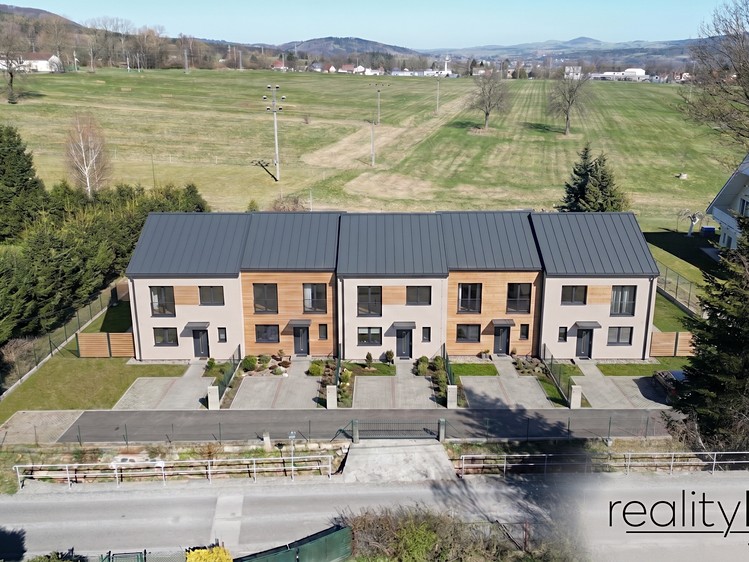 Prodej rodinného domu 273 m², pozemek 1 560 m² - foto 4