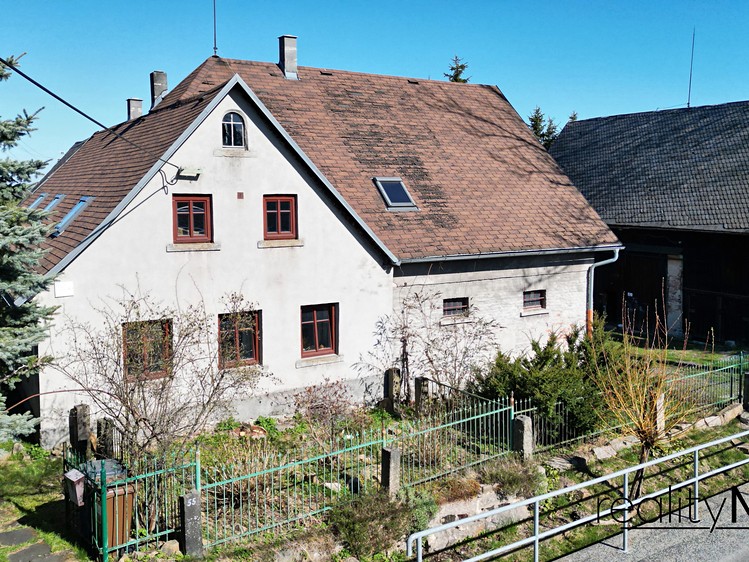 Prodej rodinného domu 273 m², pozemek 1 560 m² - foto 1