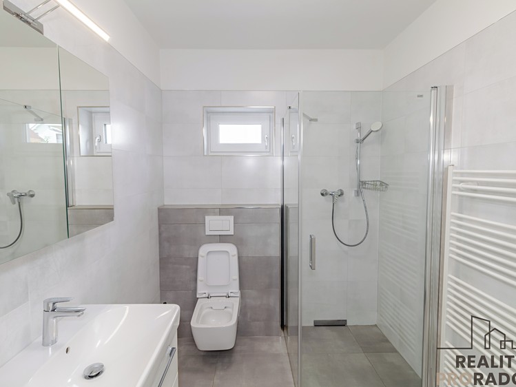 Prodej rodinného domu 191 m², pozemek 938 m² - foto 4