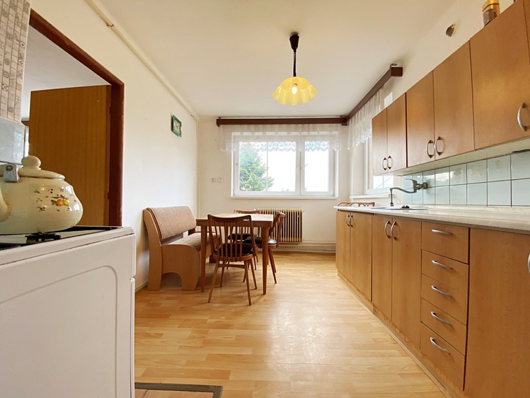 Prodej rodinného domu 110 m², pozemek 1 592 m² - foto 2