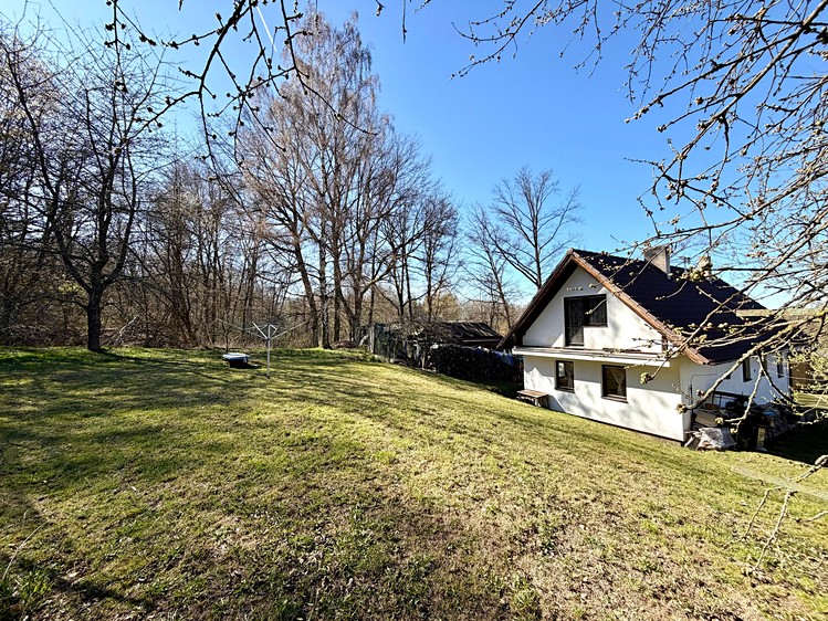 Prodej rodinného domu 95 m², pozemek 1 158 m² - foto 1