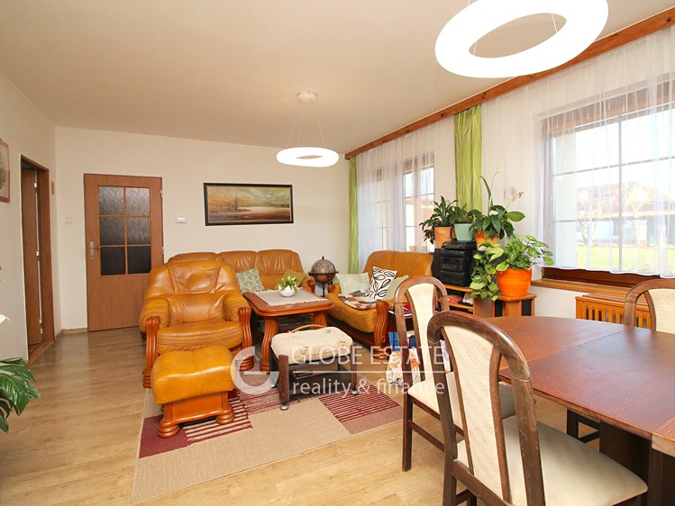 Prodej  rodinného domu 329 m², pozemek 810 m² - foto 3