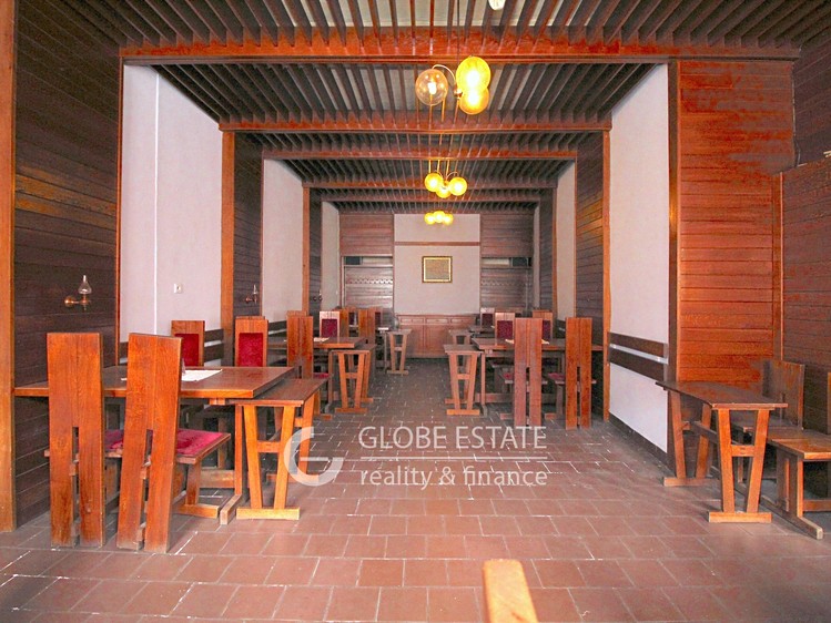 Prodej rodinného domu 450 m², pozemek 1 972 m² - foto 3