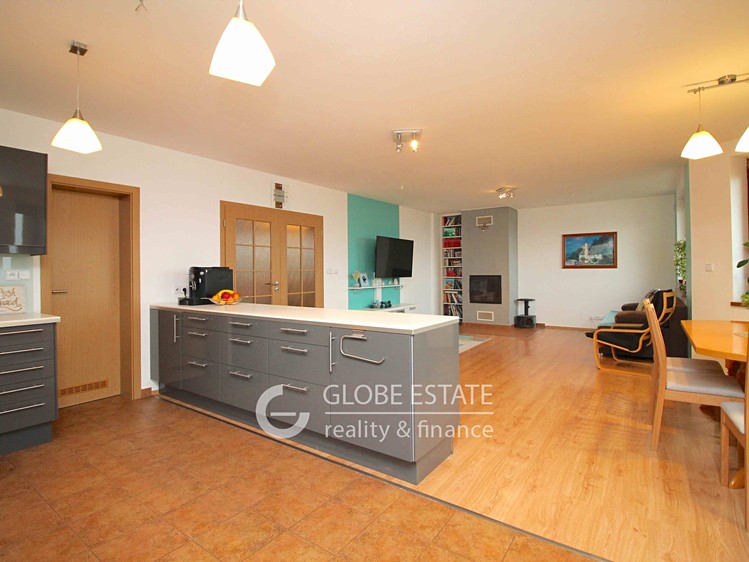 Prodej rodinného domu 220 m², pozemek 546 m² - foto 8