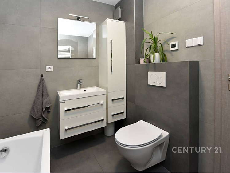 Prodej rodinného domu 273 m², pozemek 224 m² - foto 8