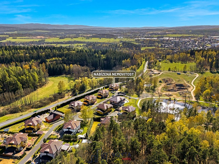 Prodej vily 347 m², pozemek 1 370 m² - foto 2