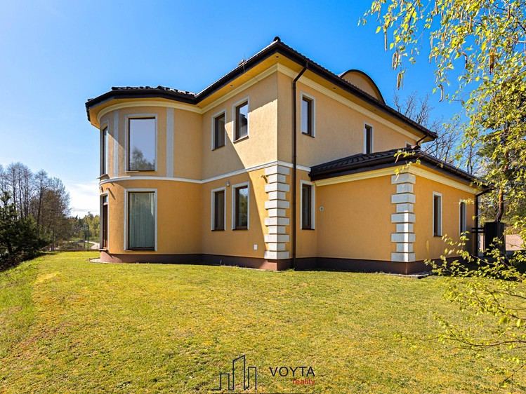 Prodej vily 347 m², pozemek 1 370 m² - foto 6
