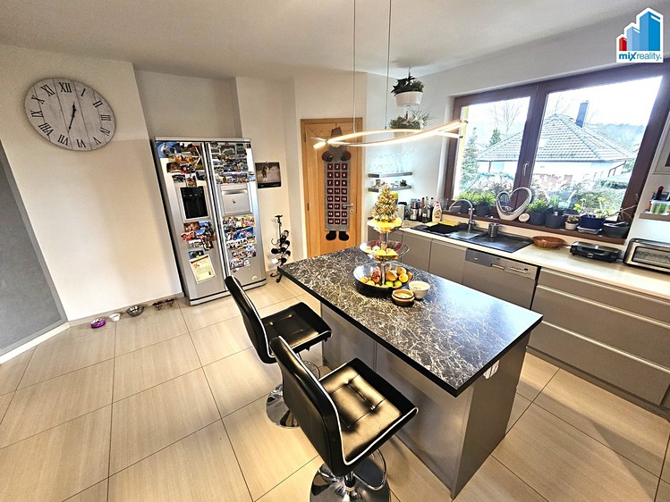 Prodej rodinného domu 184 m², pozemek 756 m² - foto 6