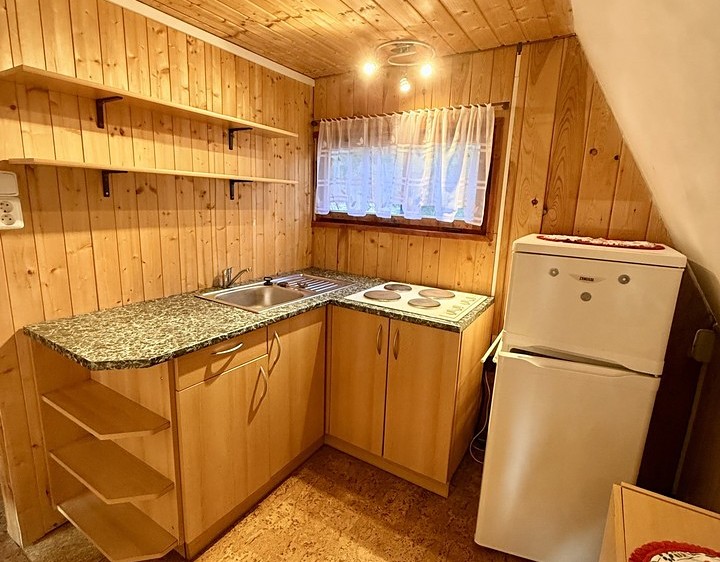 Prodej chaty 65 m², pozemek 639 m² - foto 8