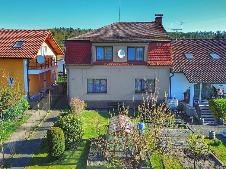 Prodej rodinného domu 175 m², pozemek 518 m² - foto 2