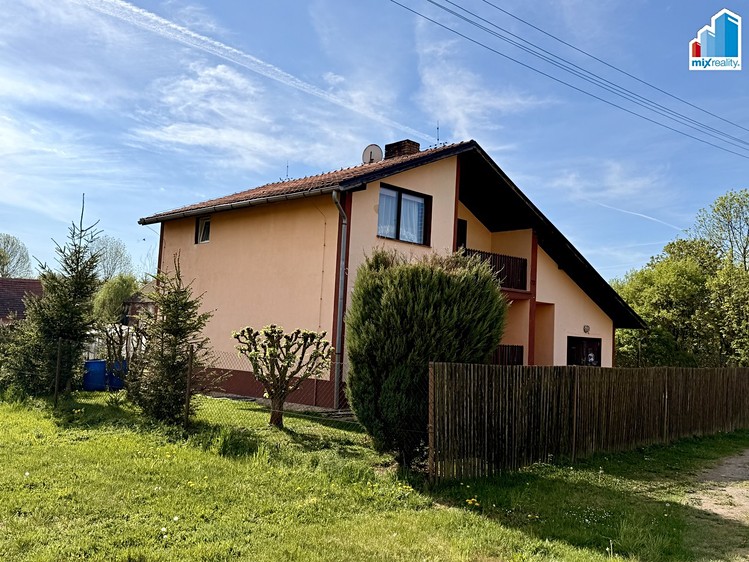 Prodej rodinného domu 160 m², pozemek 971 m² - foto 1