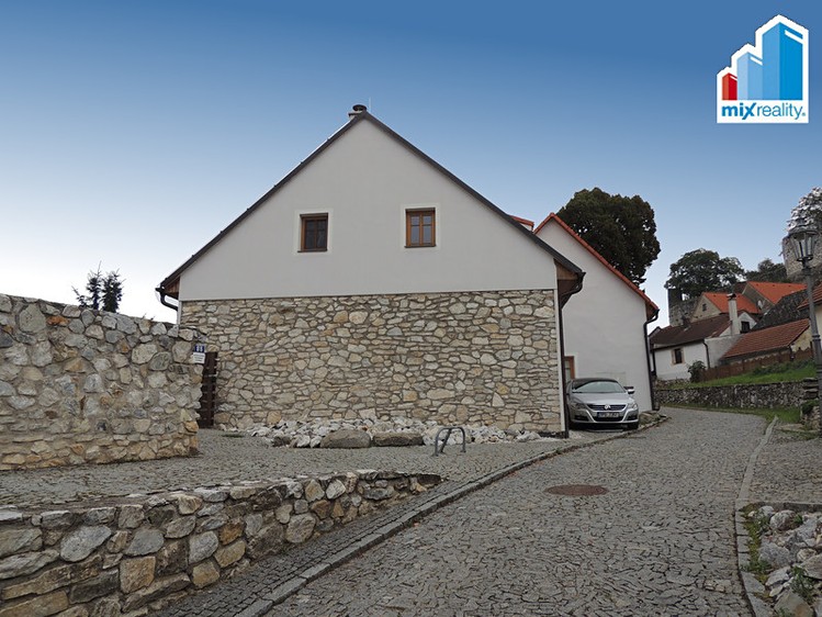 Prodej rodinného domu 330 m², pozemek 381 m² - foto 6