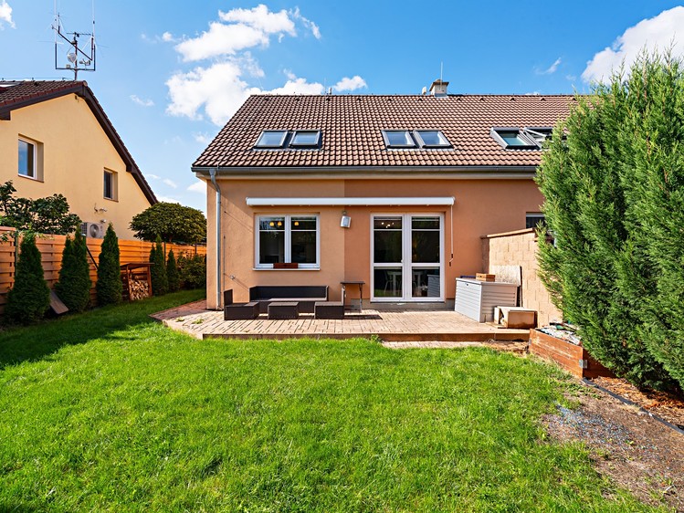 Prodej rodinného domu 159 m², pozemek 287 m² - foto 1