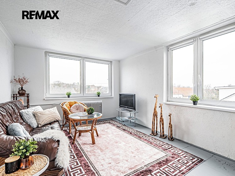 Prodej rodinného domu 300 m², pozemek 1 169 m² - foto 2