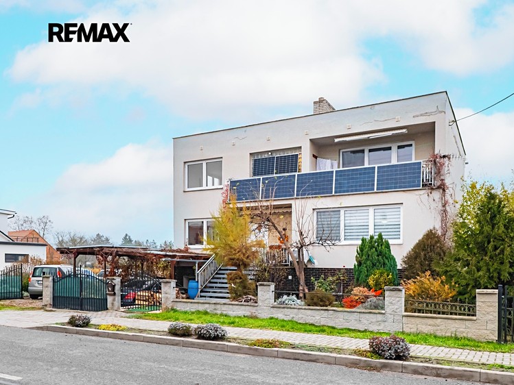 Prodej rodinného domu 300 m², pozemek 1 169 m² - foto 1
