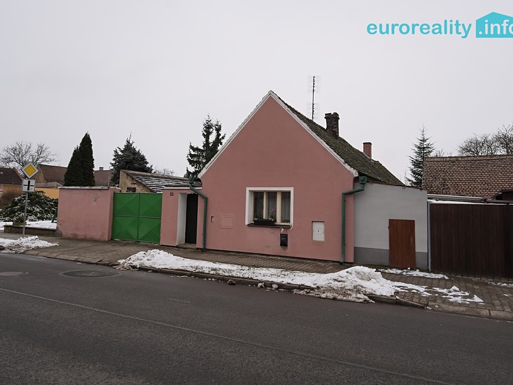 Prodej rodinného domu 114 m², pozemek 570 m² - foto 1