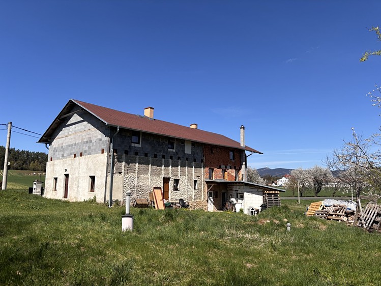 Prodej vícegeneračního domu 300 m², pozemek 1 019 m² - foto 2