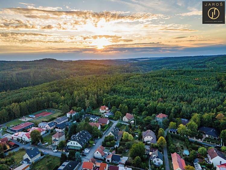 Prodej rodinného domu 400 m², pozemek 1 226 m² - foto 4